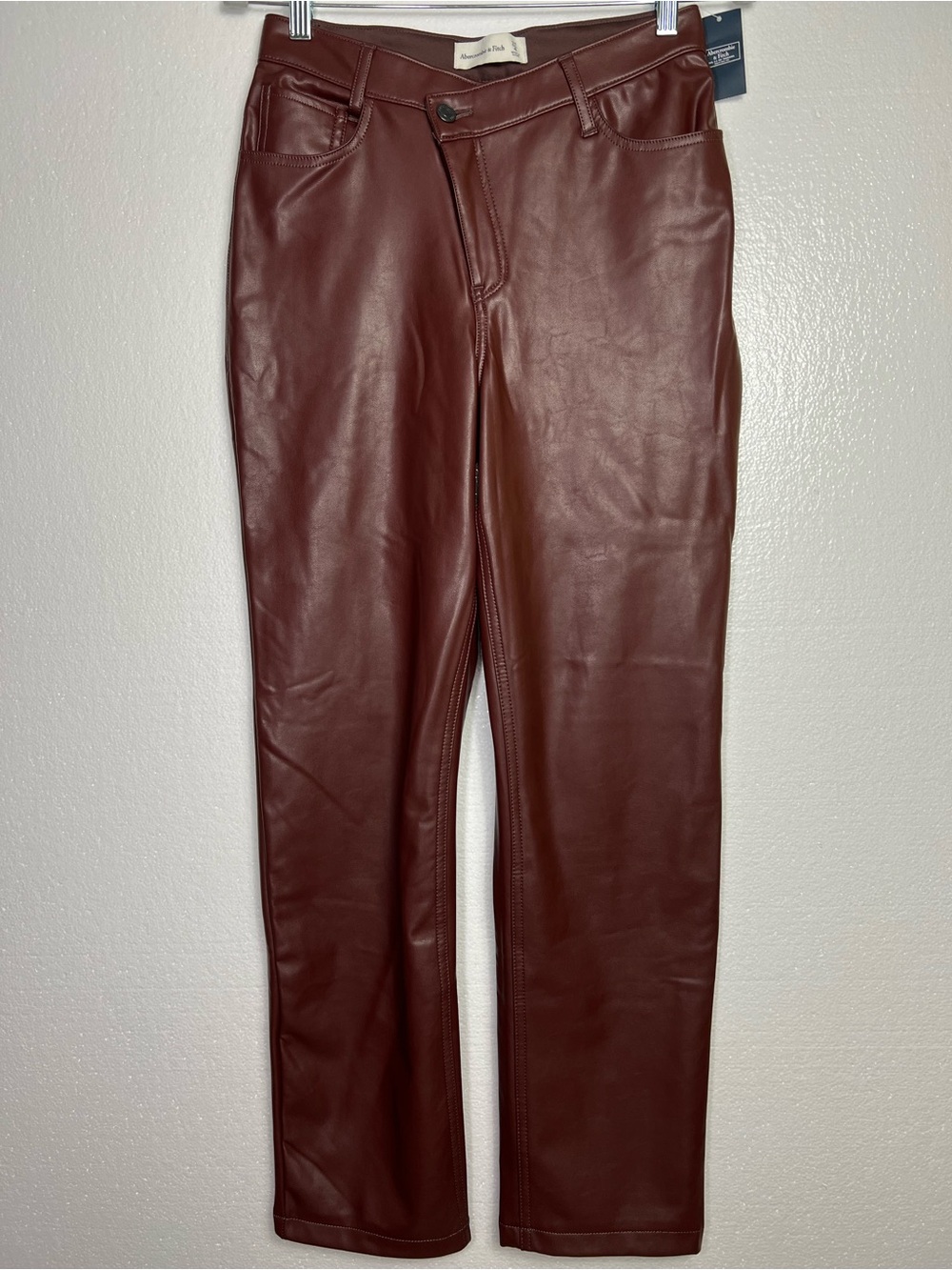 Abercrombie & Fitch Burgundy Faux Leather Flat Front 5 Pockets Pants size 27/4 N